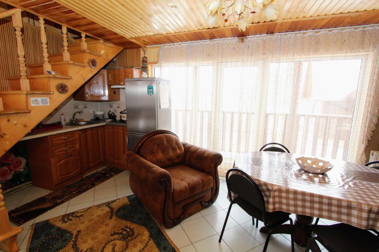 Котедж "Карпатський Краєвид" Jaremtsche Exterior foto